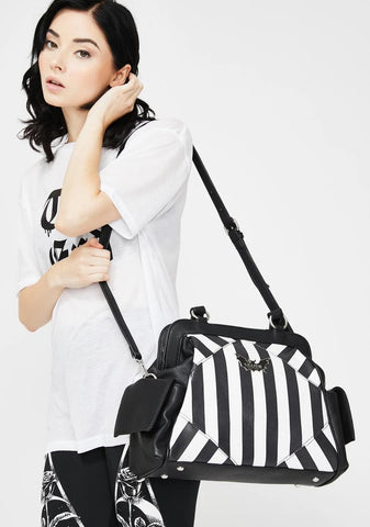 Never Trust The Living Handbag