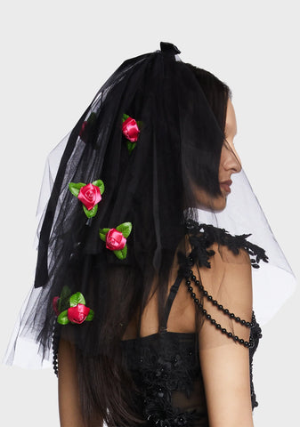 In Defiance Lace Veil