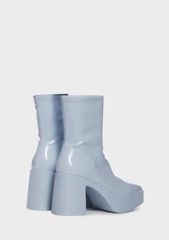 Sky Forward Fronting Heeled Boots