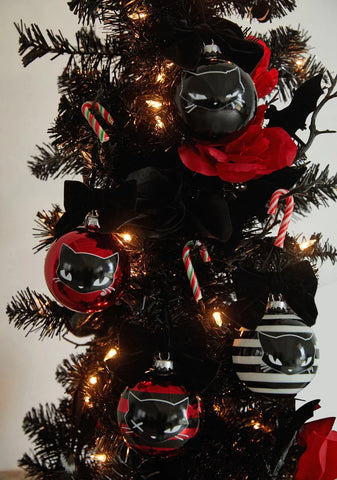 Feline Delights Ornament Set