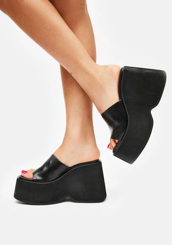 Turning Tables Slide Sandals