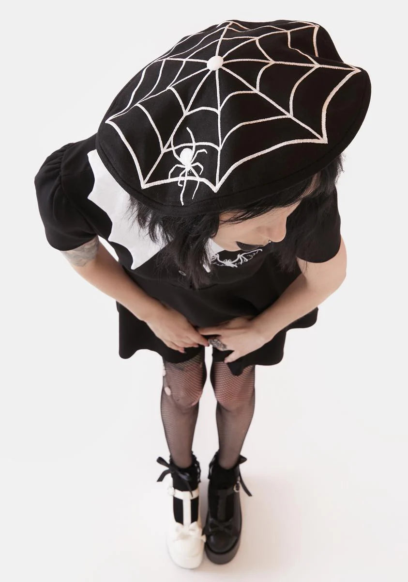 An Entanglement Embroidered Beret