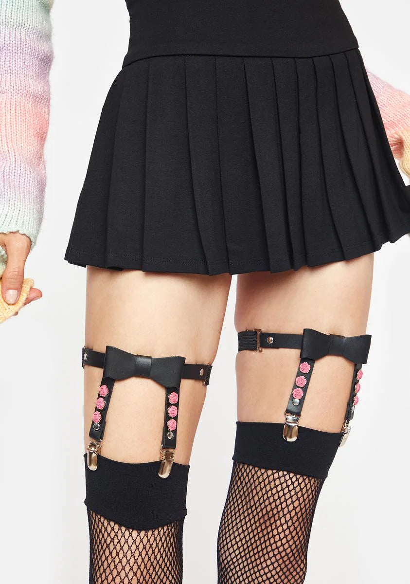 Drop The Act Garter Set