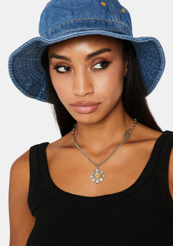 Sassy Smile Daisy Chain Necklace