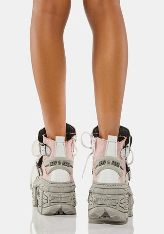 Pink Wall V4 Lace-Up Boots