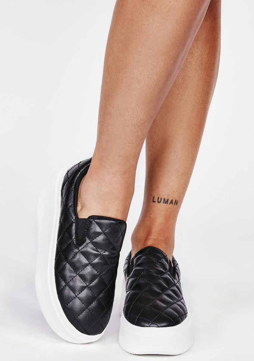 Noir Never Have I Sneakers