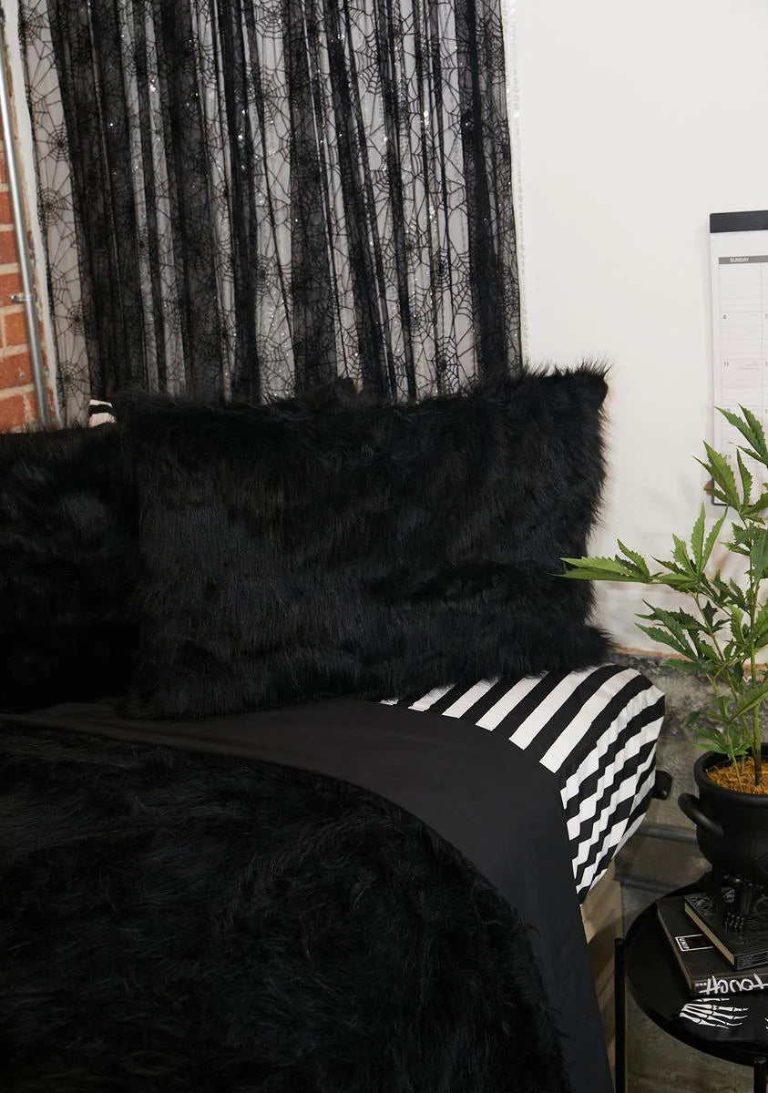 Into The Void Sham Set