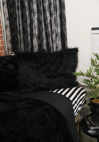 Into The Void Sham Set