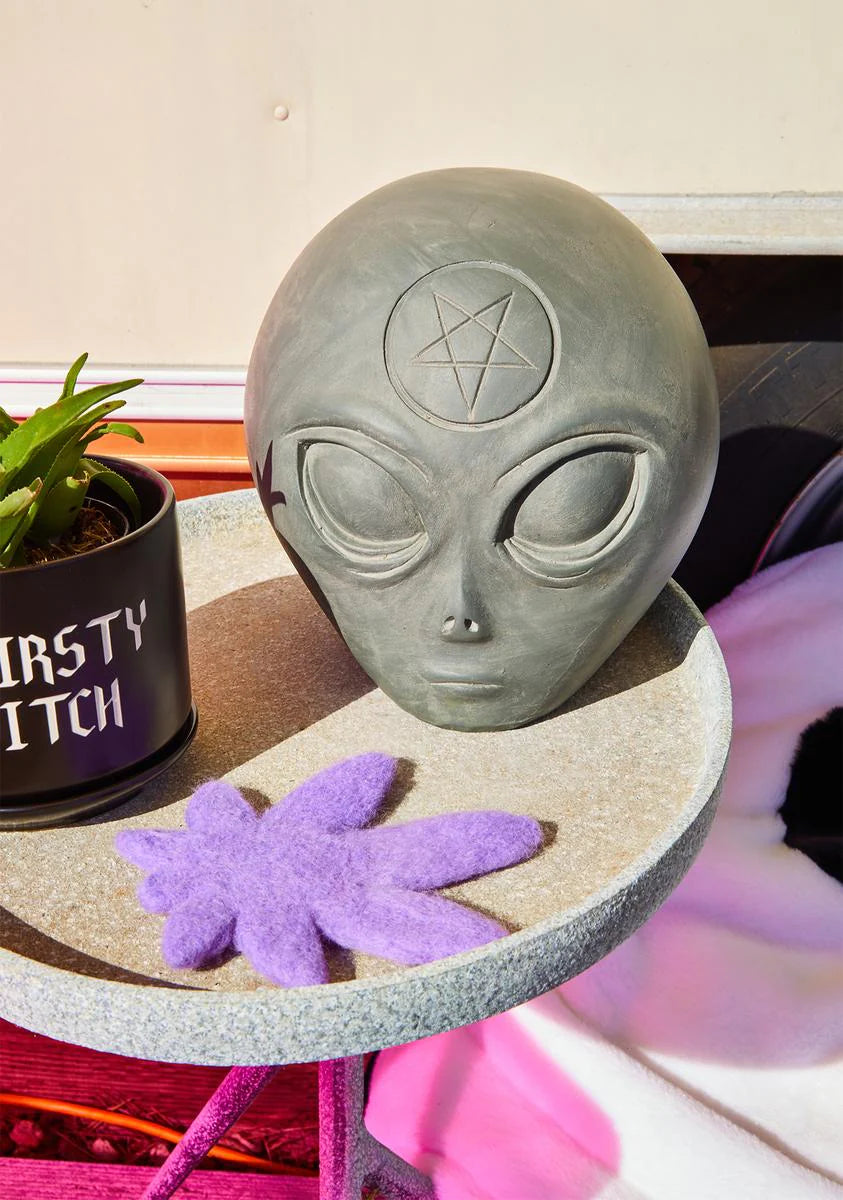 Dark Ruler Alien Gnome