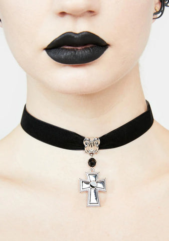 Devoted Cross Choker