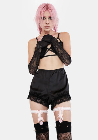 Turn On The Charm Garter Set