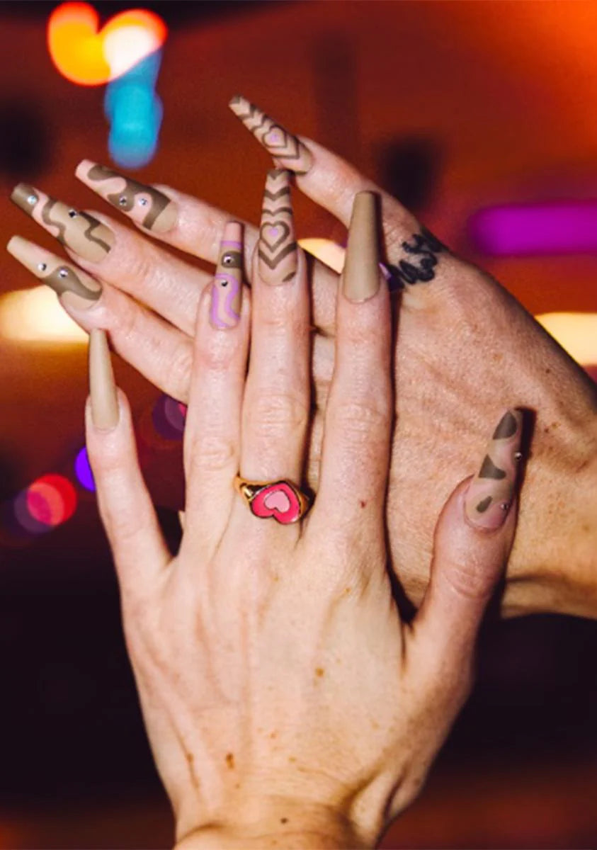 Groovy Press On Nailz