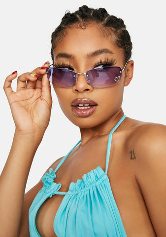 Queen Of Hearts Blue Ombre Round Sunglasses