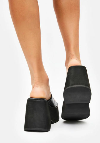 Turning Tables Slide Sandals