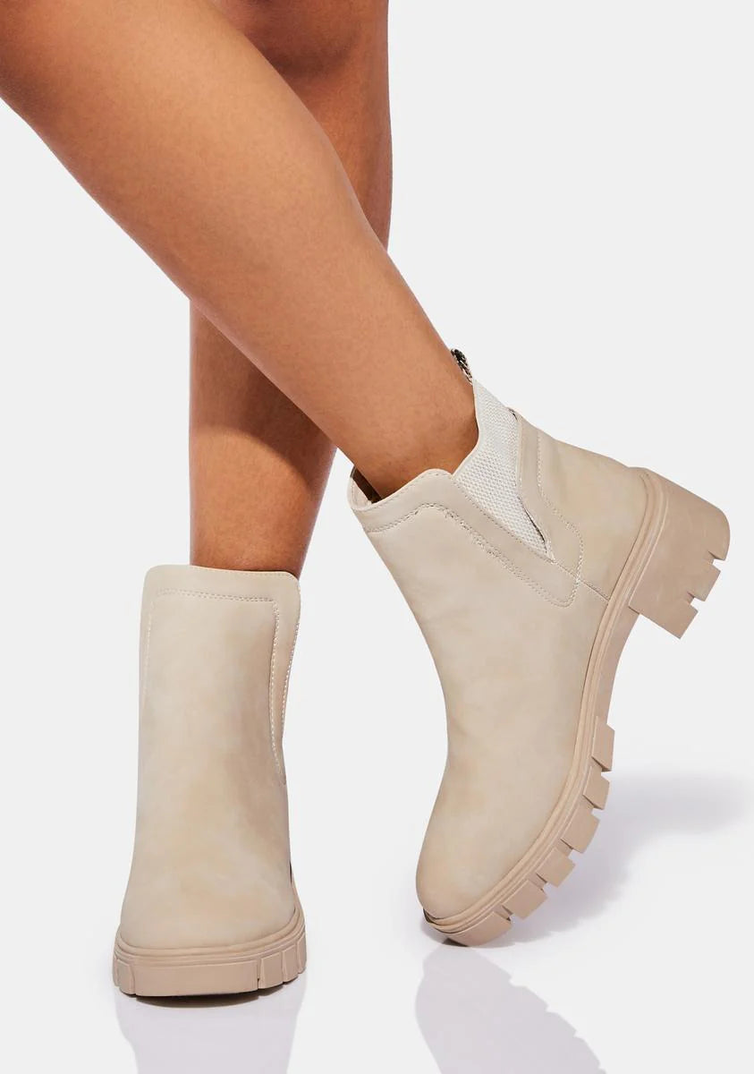 What We Saw Low Rise Chelsea Boots
