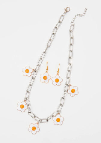 Petal Perfect Daisy Necklace Set