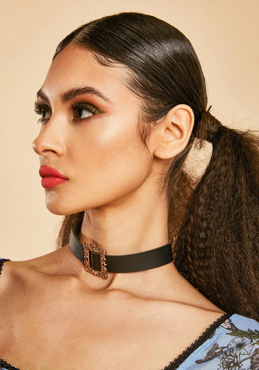Off The Wall Ornate Frame Choker