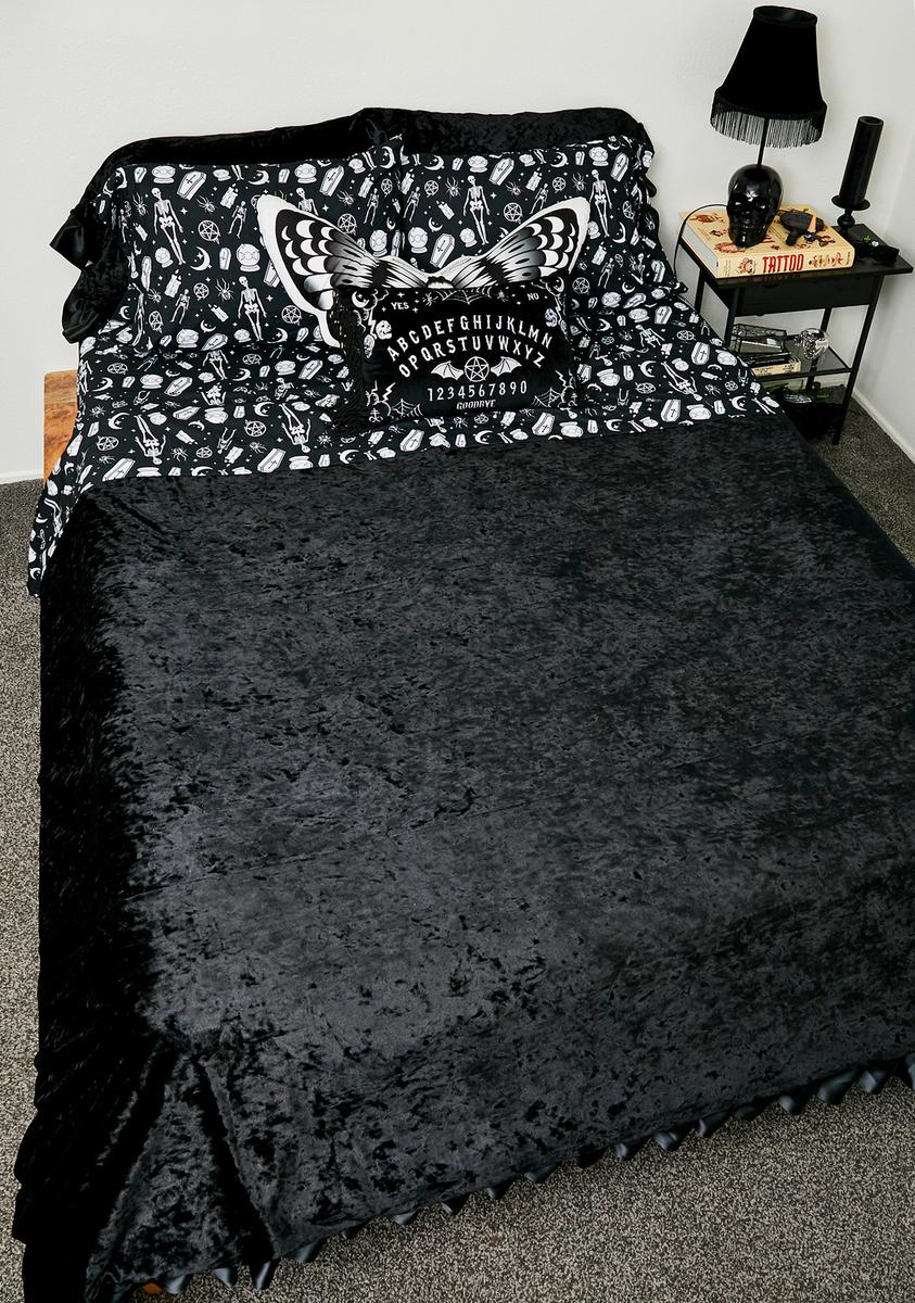 Embrace The Darkness Bedding Set