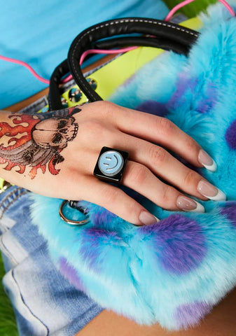 Blissful Looks Square Ring