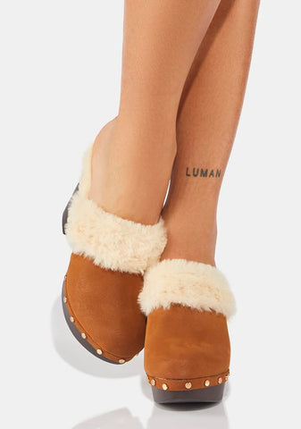 Mocha Communicate Something Clogs