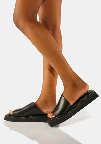 Evy Leather Slides