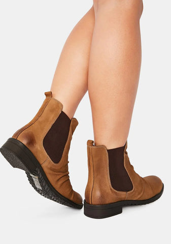 Tan Trail Nubuck Chelsea Boots