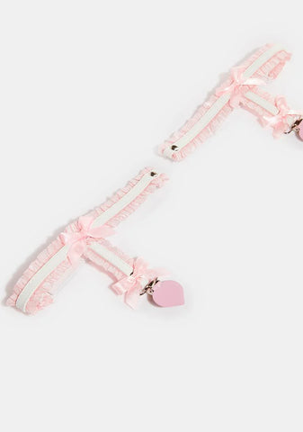 Turn On The Charm Garter Set