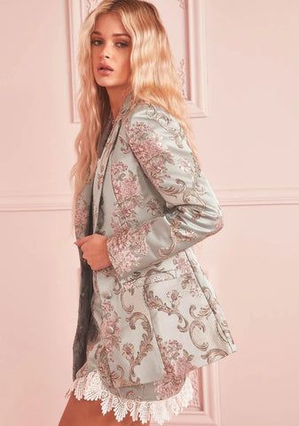 Smitten Embraces Oversized Blazer