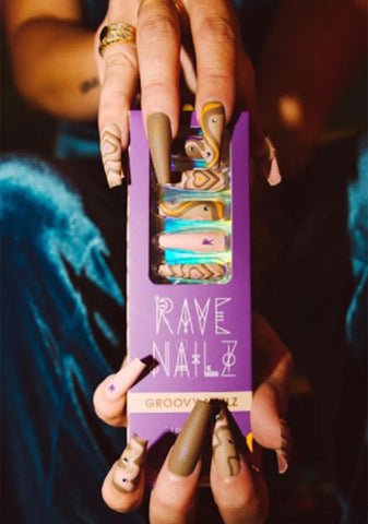 Groovy Press On Nailz