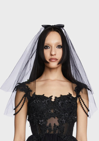 In Defiance Lace Veil