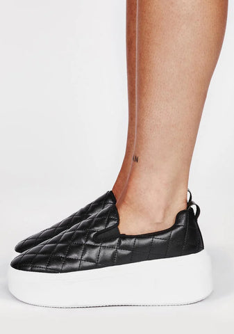 Noir Never Have I Sneakers