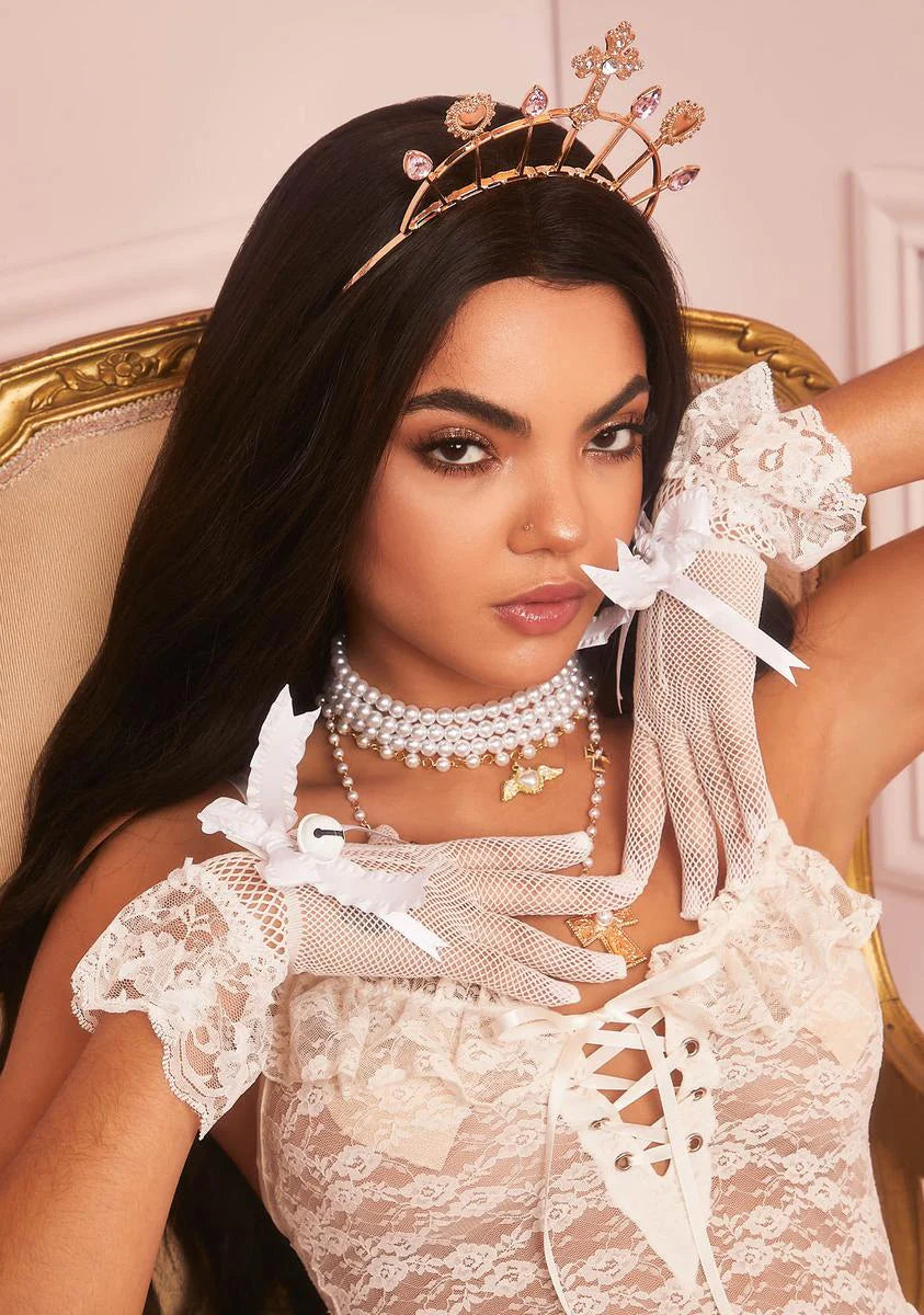 Angel Ringing It In Gloves