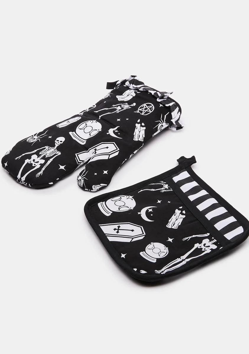 Cookin' Up A Storm Potholder And Oven Mitt Set