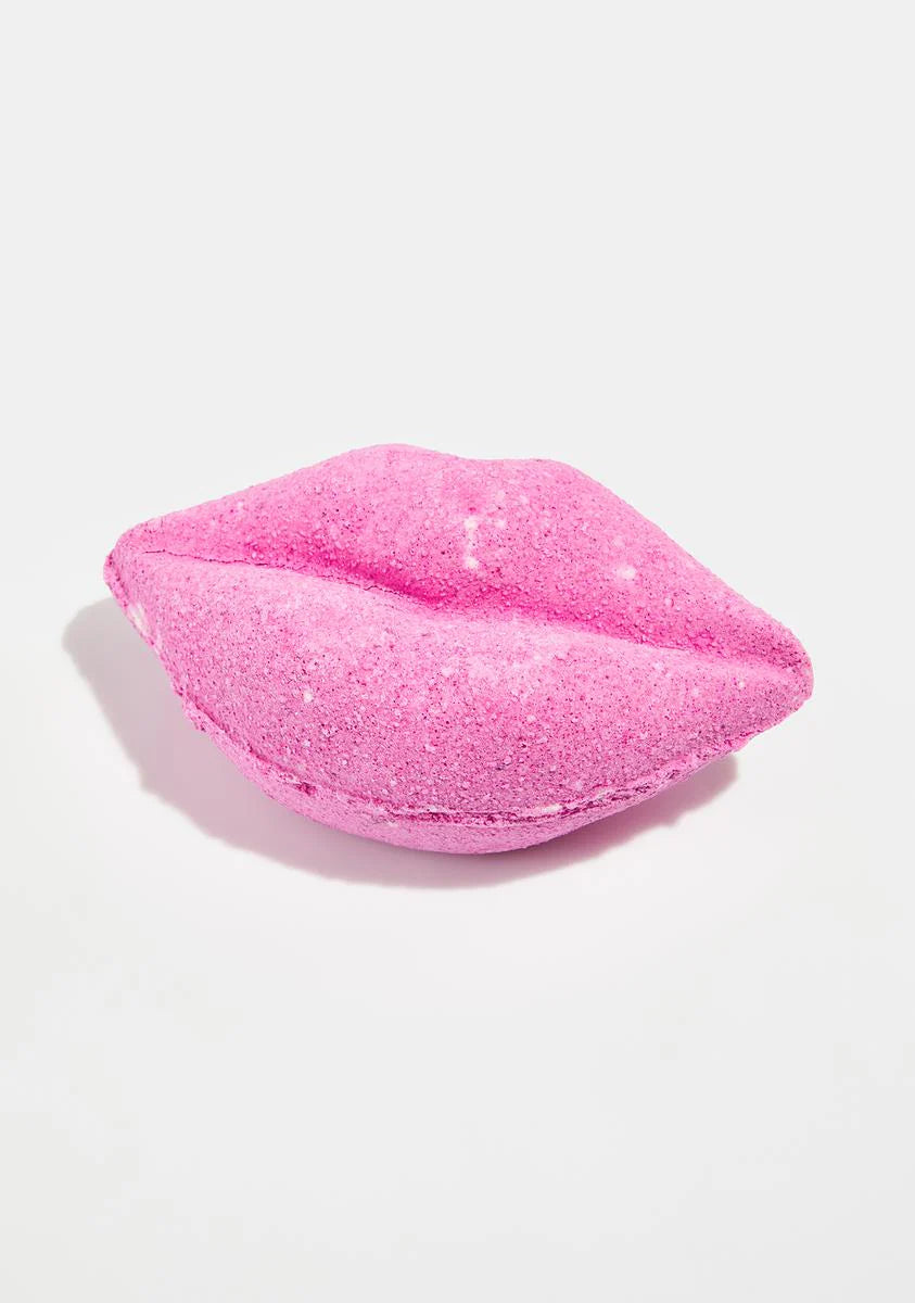 Kiss Kiss Bath Bomb