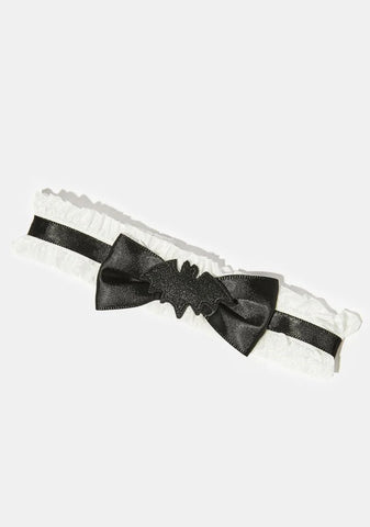 Classy Moonlight Ruffle Choker