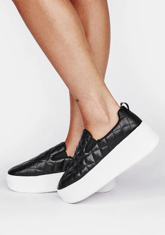 Noir Never Have I Sneakers