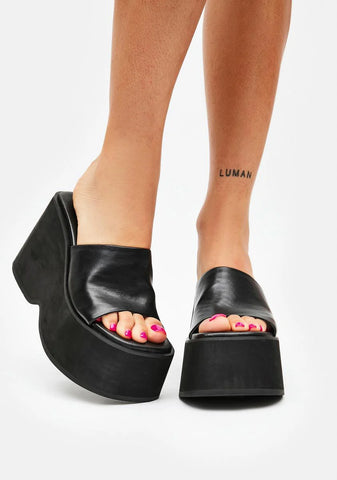 Turning Tables Slide Sandals