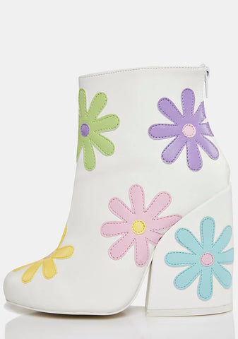 White Jem Daisies Boots
