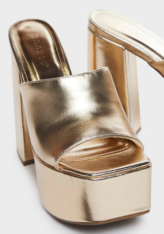 Slow Motion Platform Heels