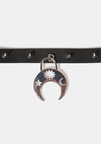 Moon Goddess Pentagram Chain Choker