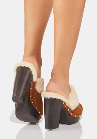 Mocha Communicate Something Clogs