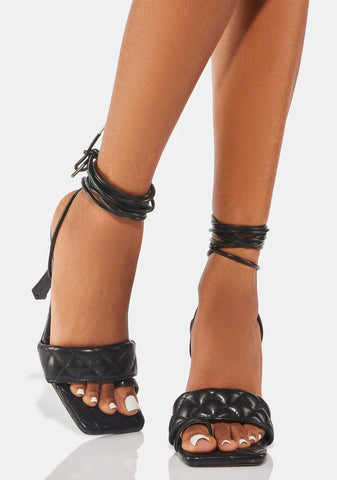 Night Major Motif Quilted Sandals