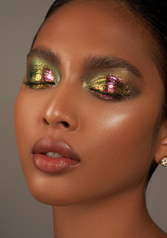 Kiss Me Infinite Chrome Flakes