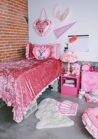 Watch My Throne Bedding Set