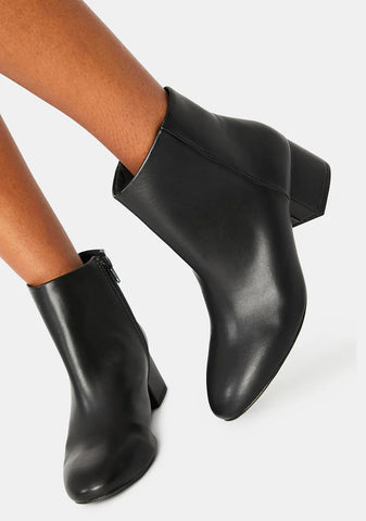 Onyx Give Me A Sign Ankle Boots