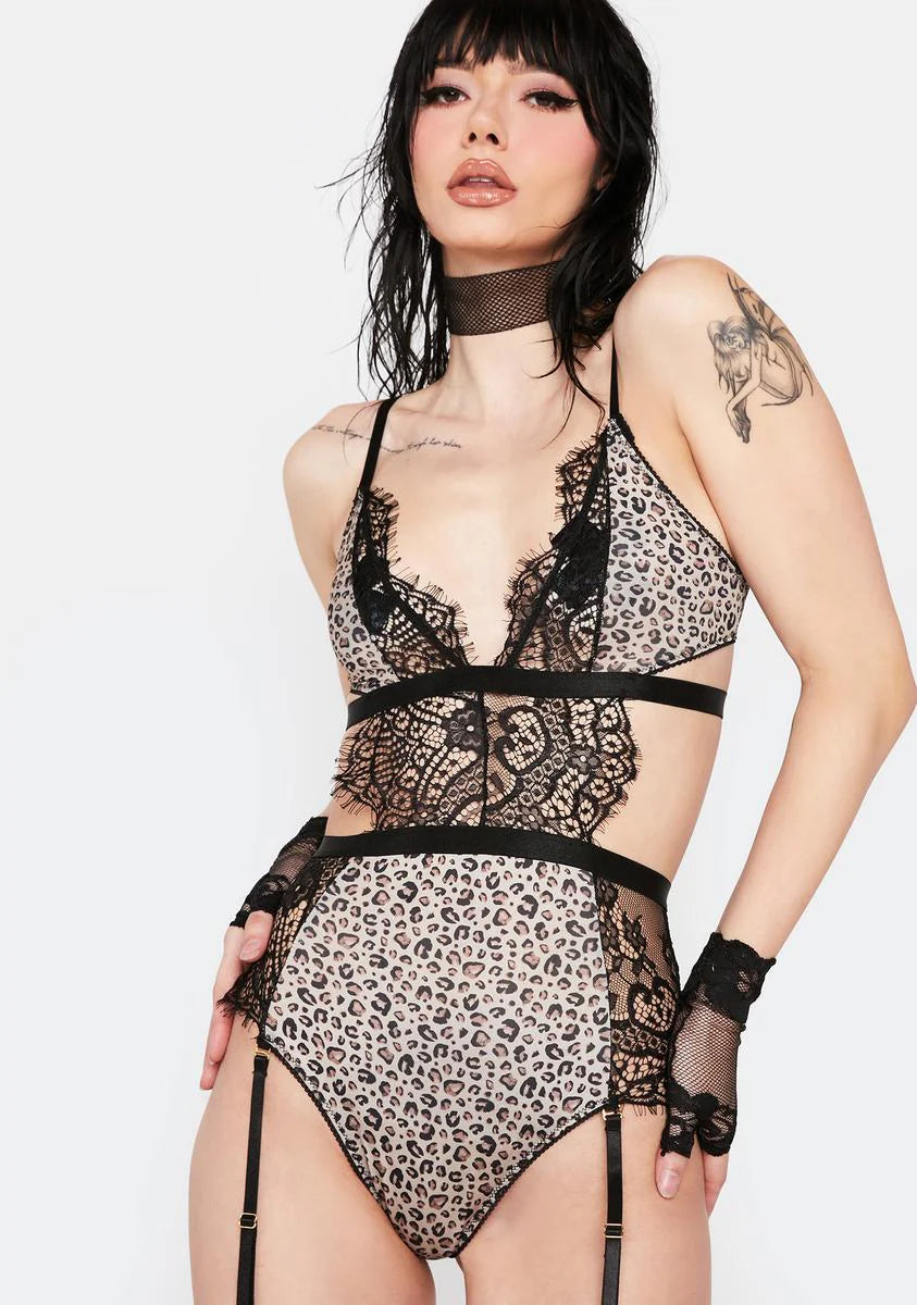 Tame Your Thoughts Lingerie Set