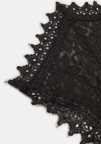 Kiss Of Death Lace Collar