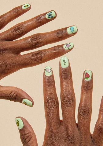 Daisy Dreams Nail Art