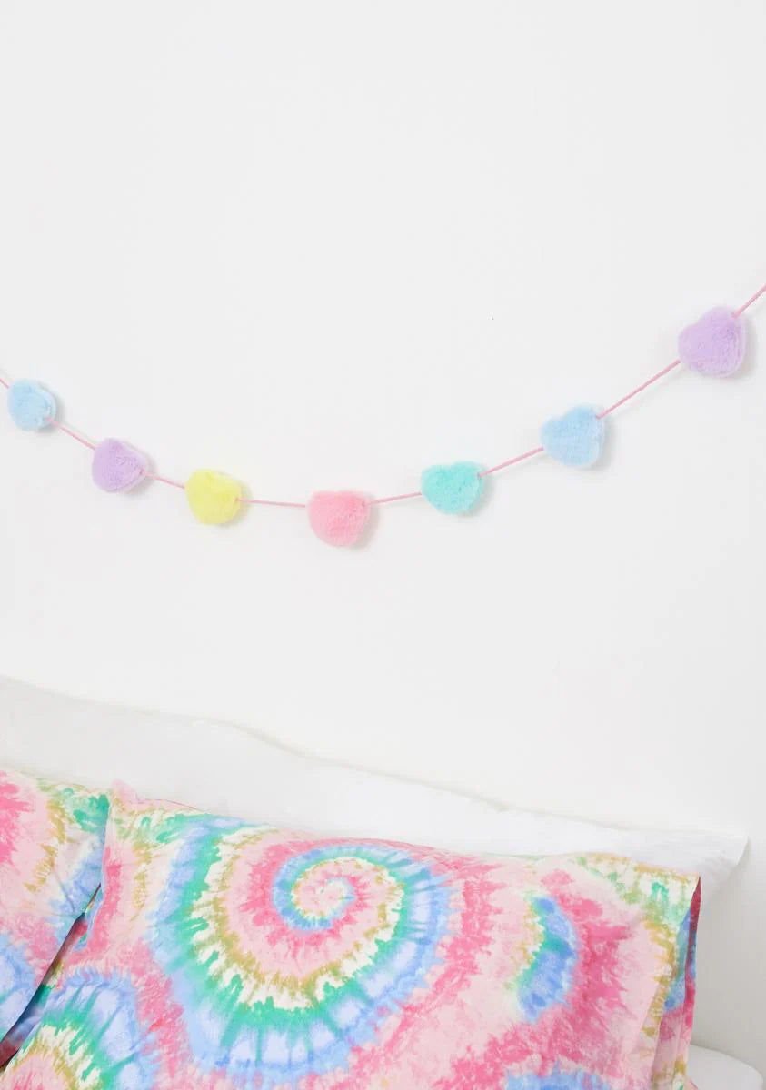 Pastel Love Fuzzy Heart Garland