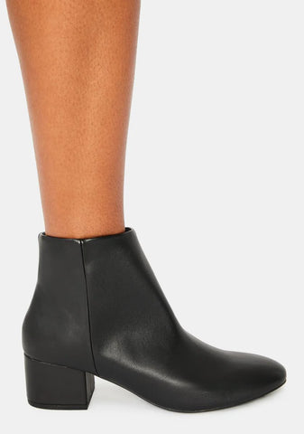 Onyx Give Me A Sign Ankle Boots